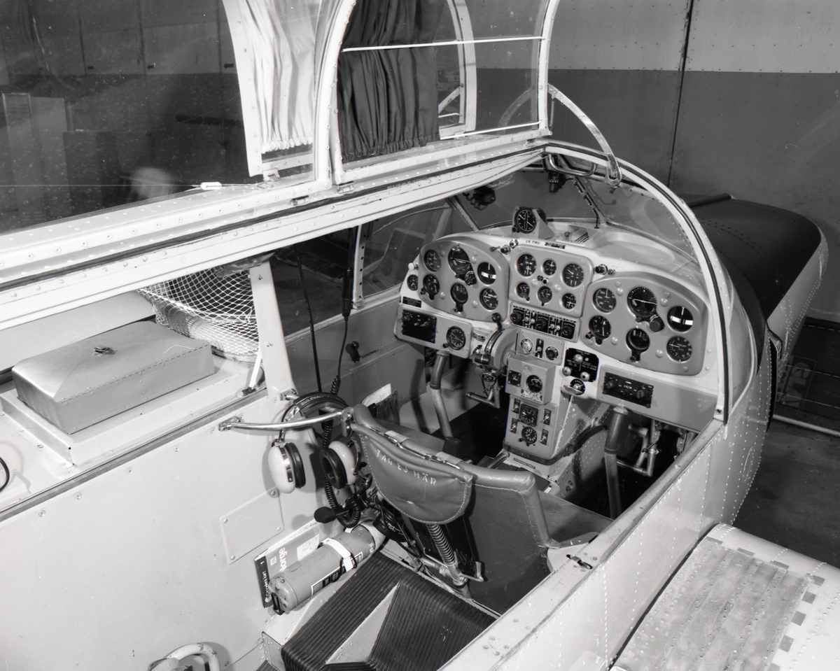 Cockpit Saab 91B Safir.