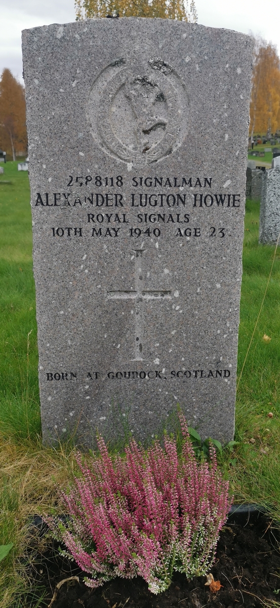 Alexander Lugton Howie (d. 1940), britisk krigsgrav på Hemnes kirkegård.