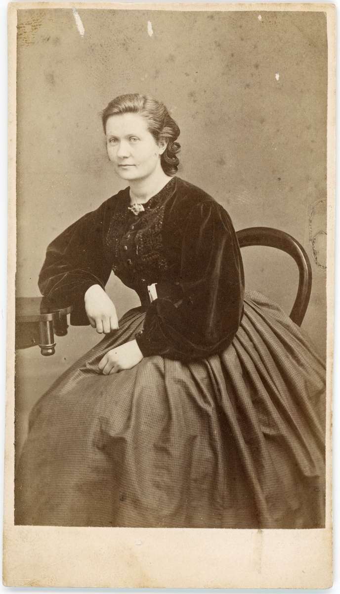 Kabinettsfotografi - Hedvig Röding, Uppsala 1860-tal
