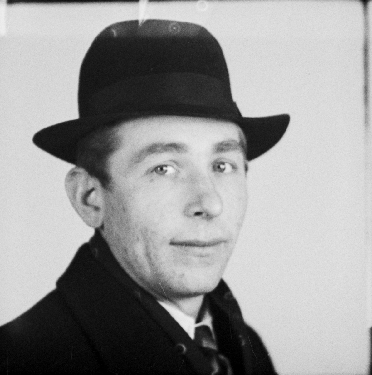 Ateljéporträtt - man, Östhammar, Uppland, 1936