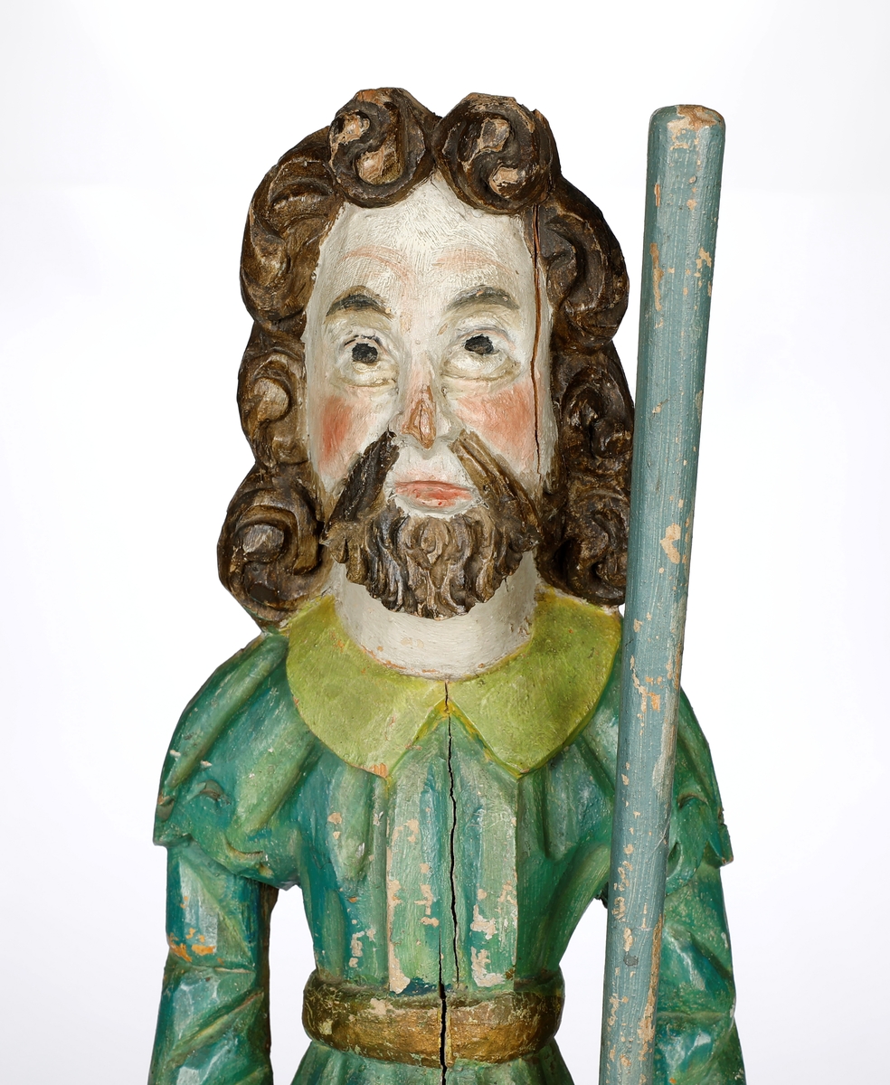 Trefigur som forestiller Moses med lovtavle (de ti bud), fra ukjent kirke. 