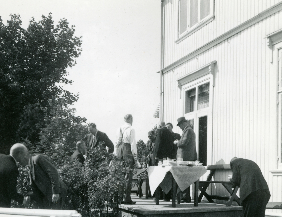 6 bilde frå Søve landbruksskole under Kornrådets reise i Telemark 7.-13.8.1939.  Bilda er tatt 9. august 1939.