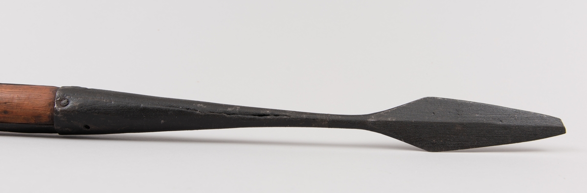 Halvpike med rombisk spiss benyttet av fotsoldater på 1600-1700-tallet.