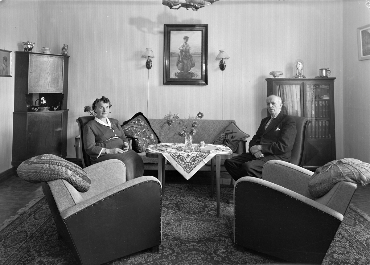 Asbjørg og Einar Oksvold i hjemmet