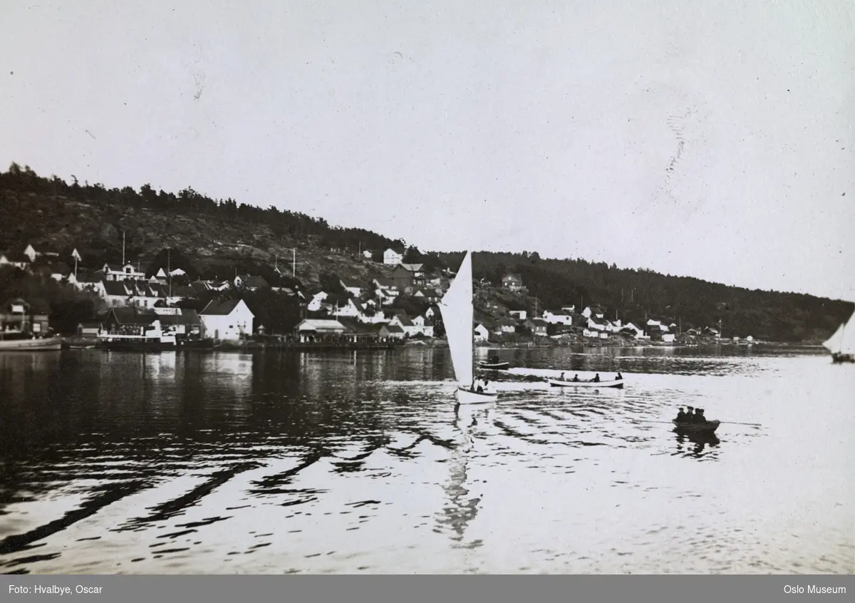 fjord, båter, bebyggelse