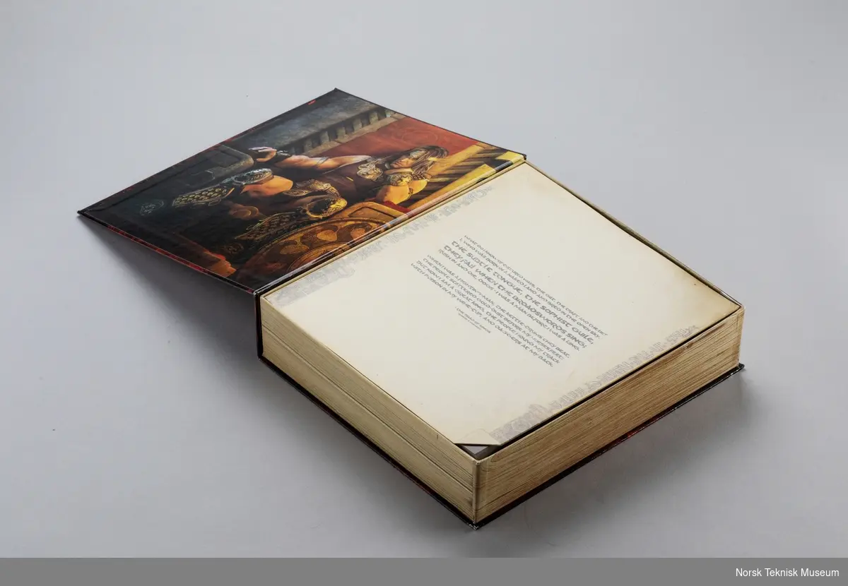 Luksusutgave av Age of Conan: Hyborian Adventures med kunstbok og kart.
Inneholder omslag med spill på 2 DVD-er, ekstramateriale på 1 DVD og en soundtrack DVD.