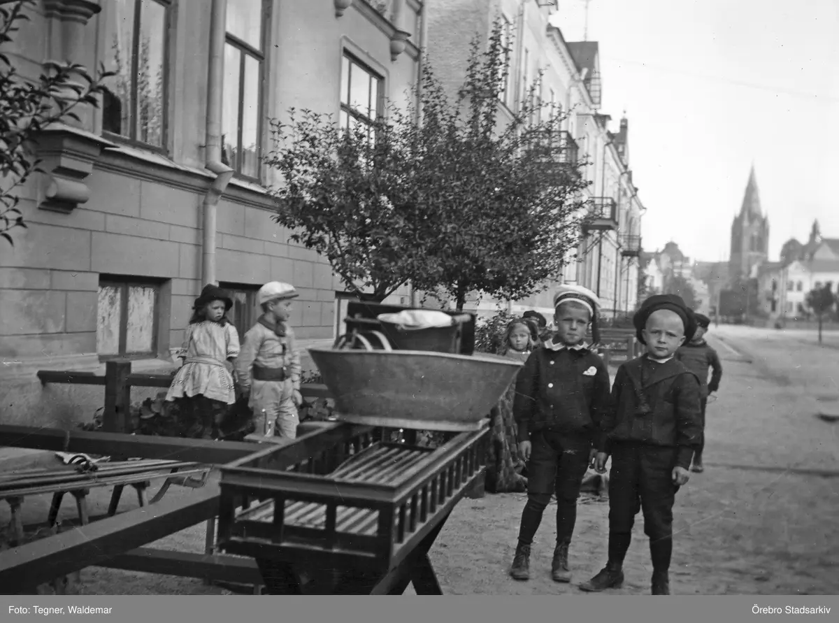 Pågående flyttning, oktober 1913 - Örebro stadsarkiv / DigitaltMuseum