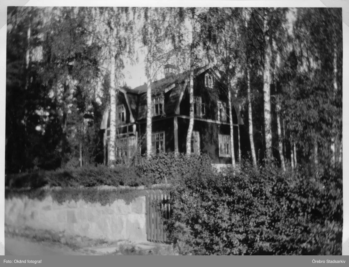 Villa Tyrishäll från gatan