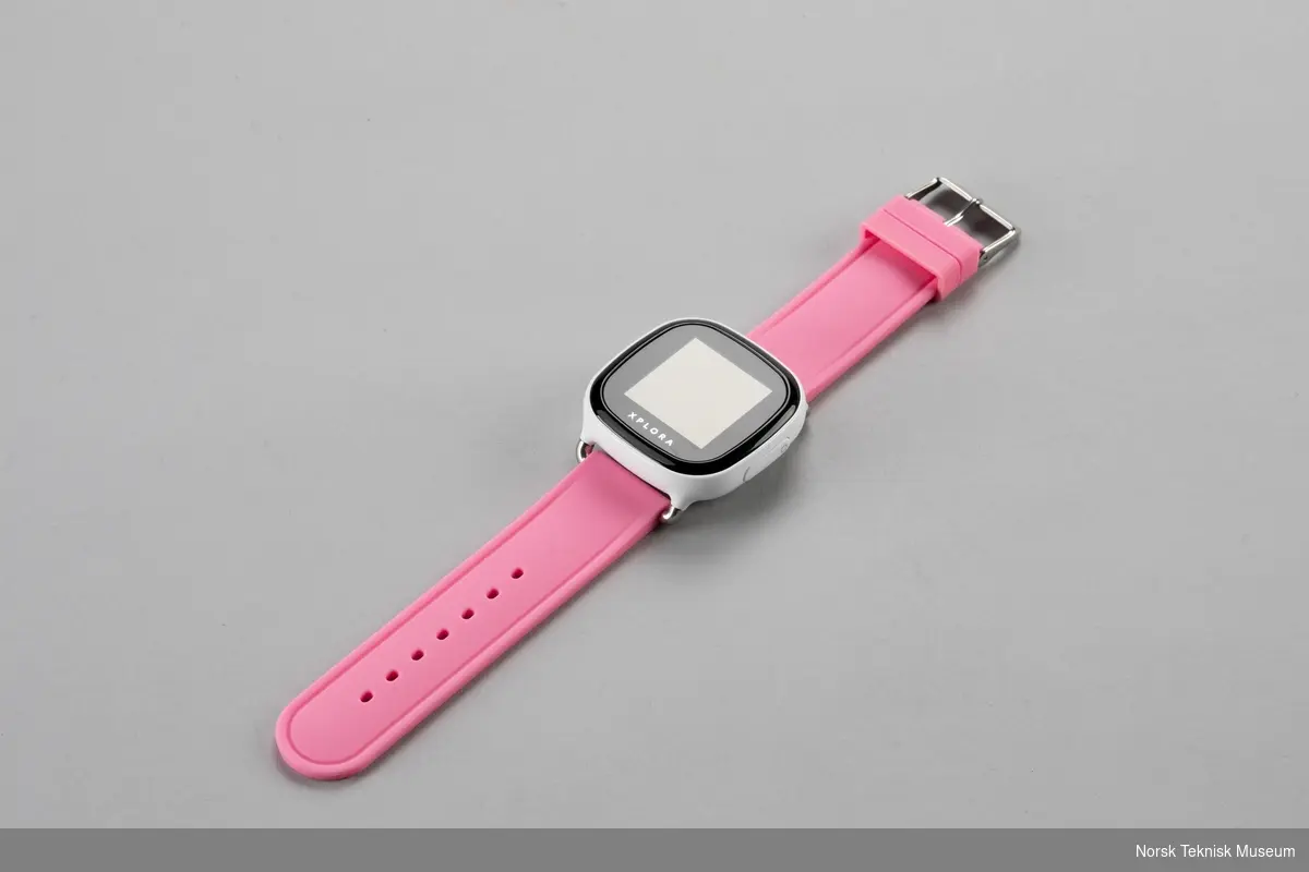 Armbåndsur / smartklokke  med hvit kasse og rosa gummireim