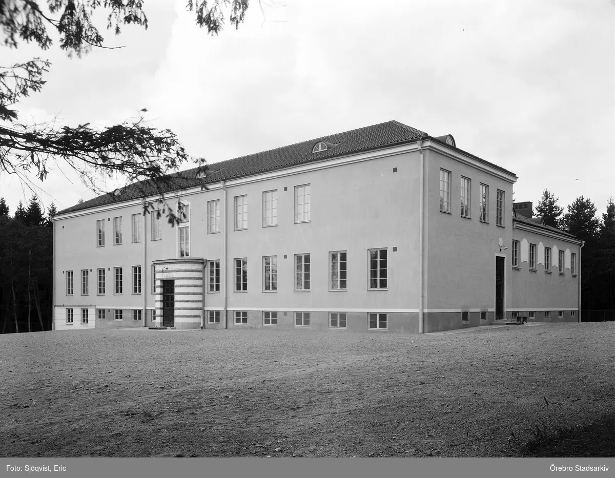 Adolsfbergsskolan, 1930-tal - Örebro stadsarkiv / DigitaltMuseum