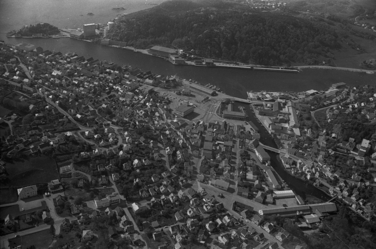 Luftbilde av Egersund, april 1975.