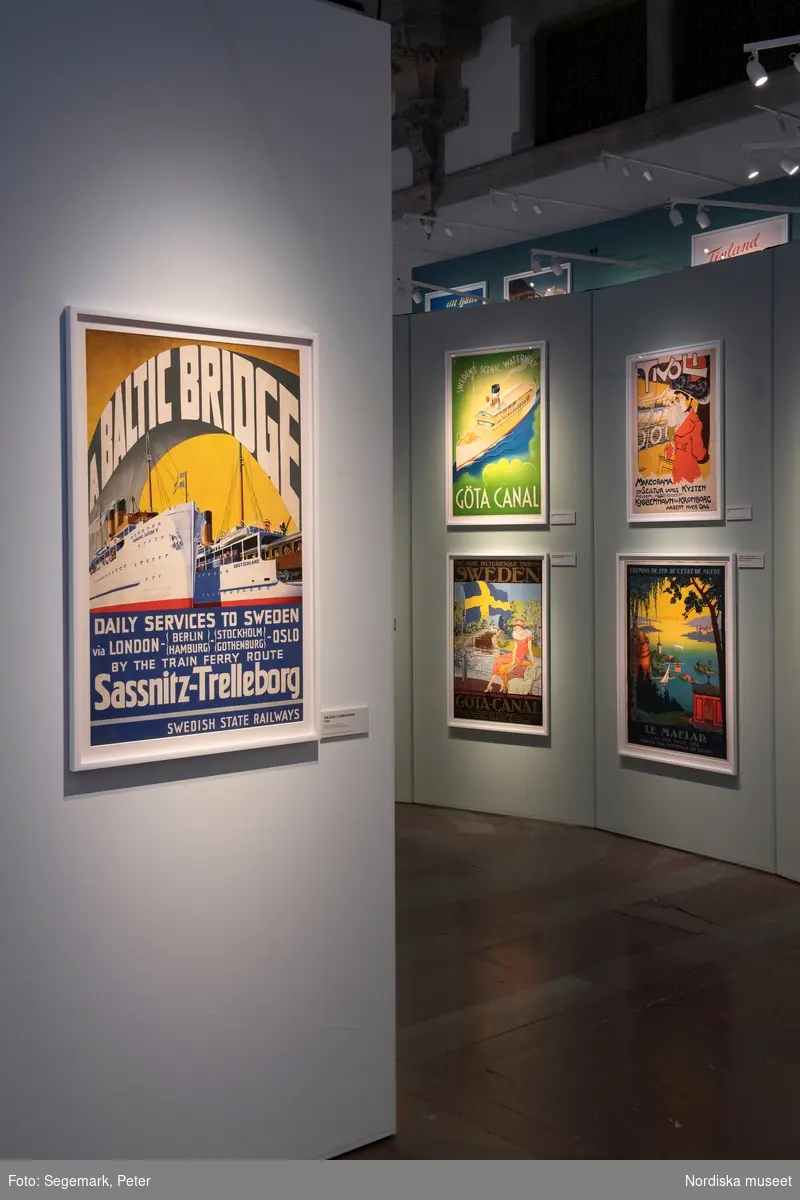 Utställningsdokumentation: Come to Norden på Nordiska museet, en visuell drömresa genom reseaffischernas Norden. Utställningen visades mellan 11 mars 2022 och 6 nov 2022, med förlängning t.o.m. våren 2023.