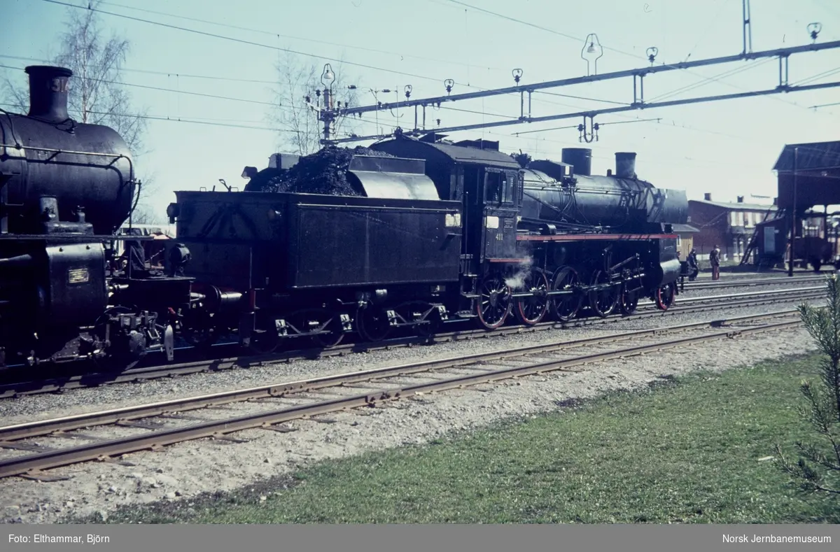 Damplokomotiv type 26c nr. 411 og SJ litra B nr. 1314 med ekstratog for Svenska Järnvägsklubben på Sørumsand stasjon