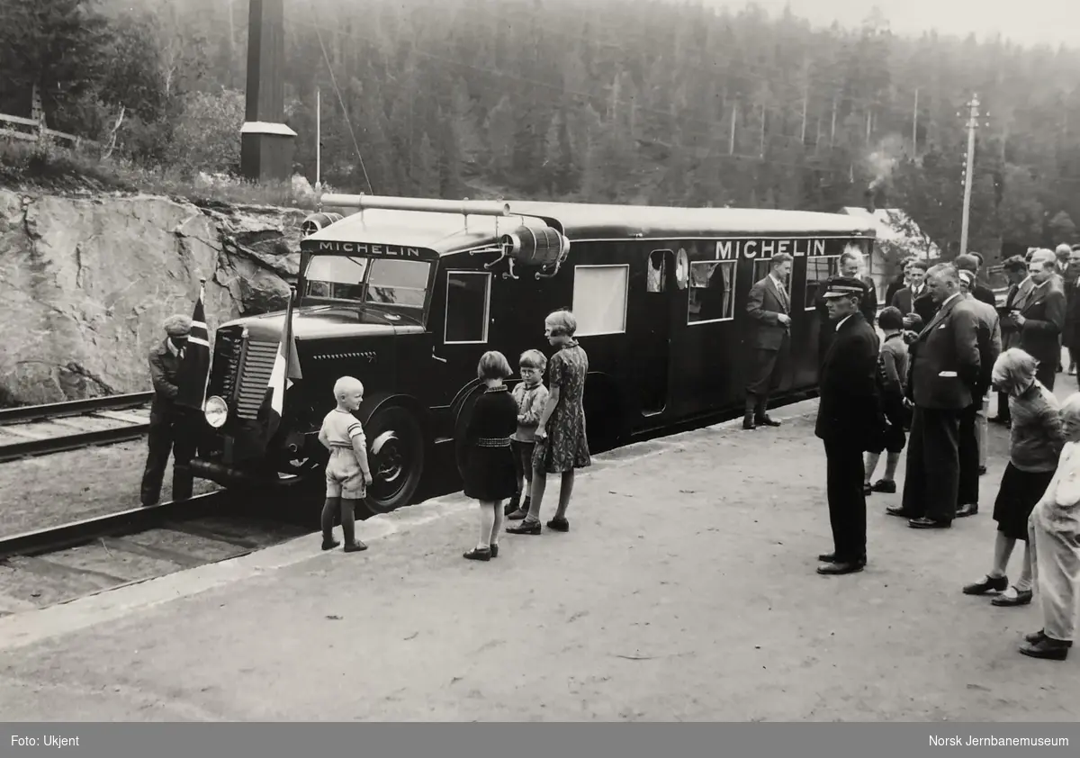 Fra en prøvekjøring av Michelin-vogn ZZ2 i Norge i 1932