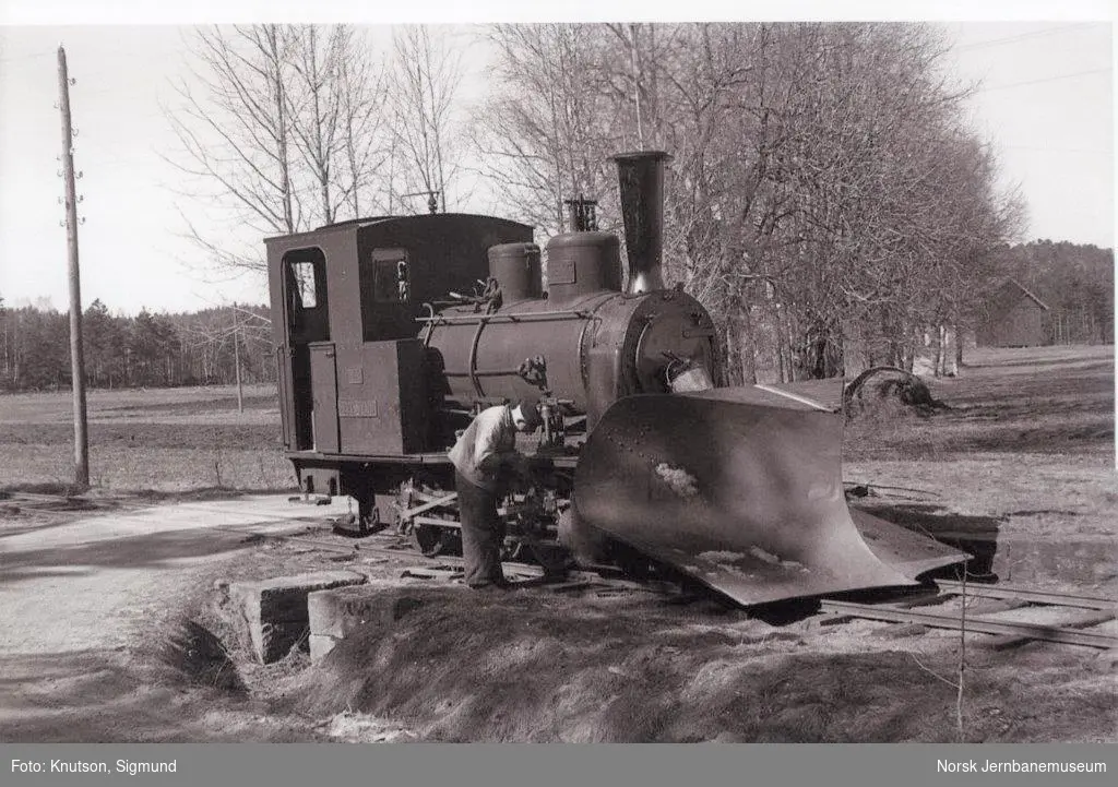 Lillesand-Flaksvandbanens damplokomotiv FLAKSVAND ved Storemyr holdeplass