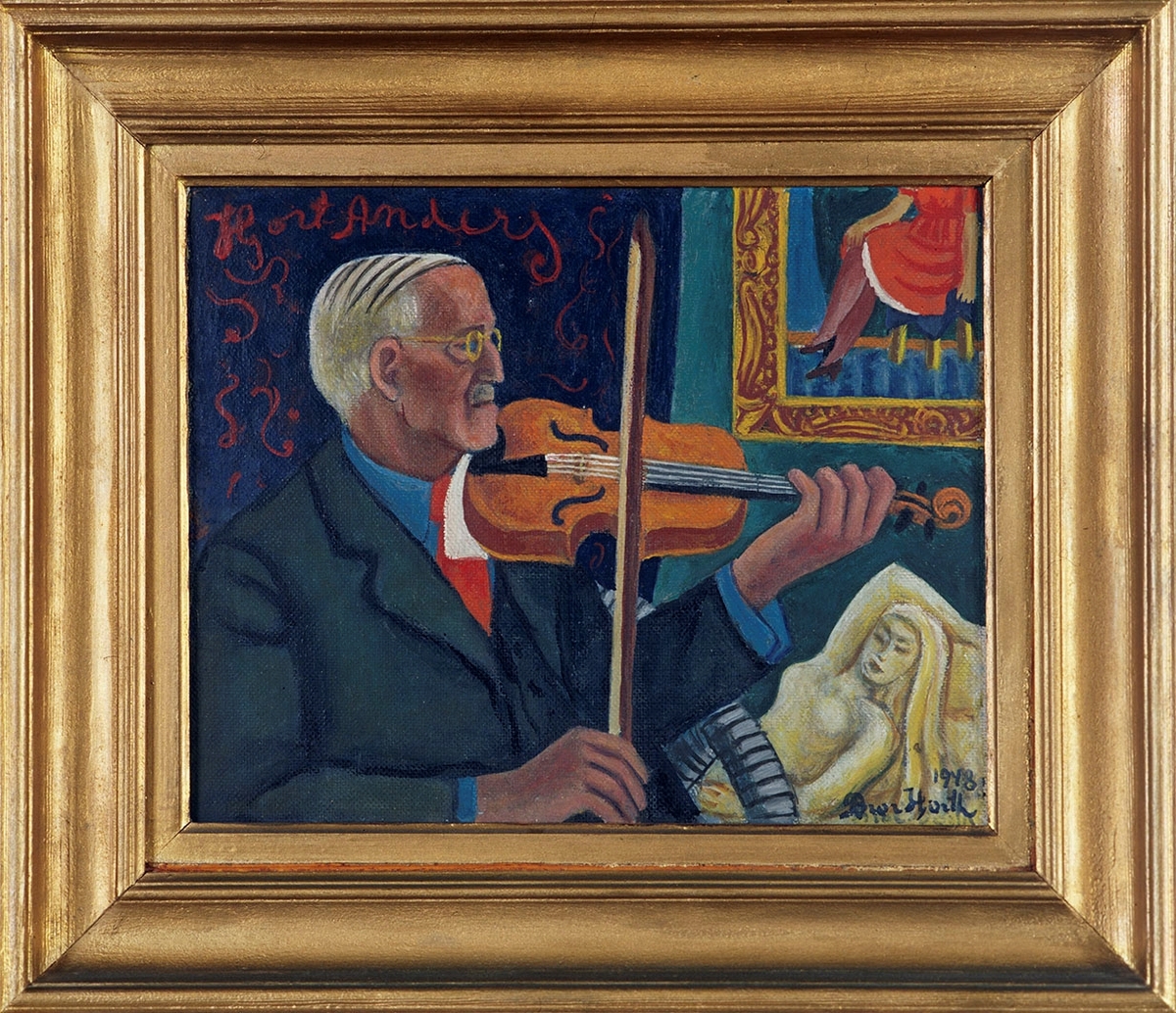 Hjort Anders spelar fiol i färggrann interiör med porträtt och skulptur av kvinna.