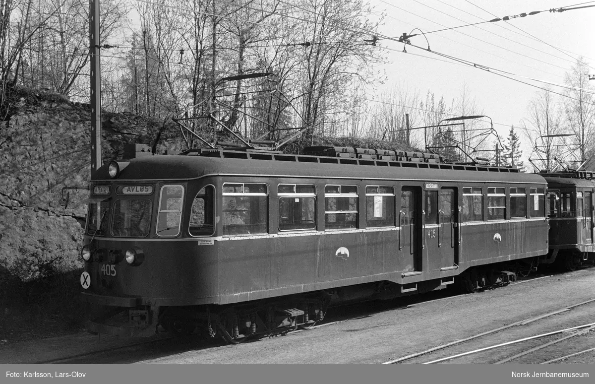 Kolsåsbanens elektriske motorvogn 405, type C2 på Avløs