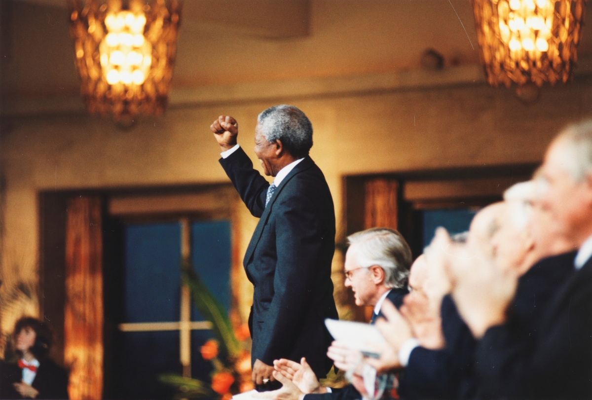 Nelson Mandela under tildelingsseremoni for Nobels fredspris i 1993.