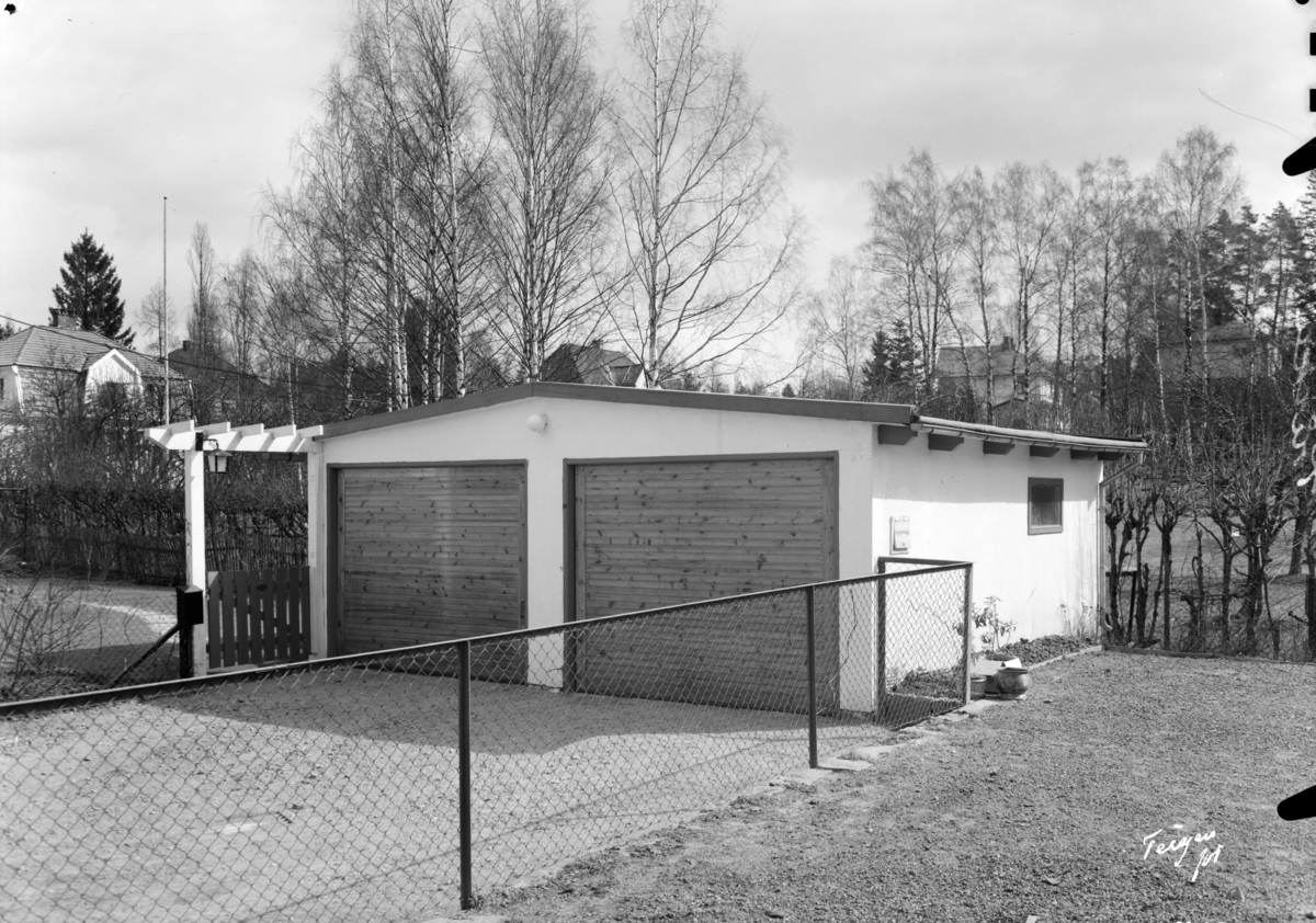 Garasjer fotograferet for Fredrikstad treullfabrikk.
