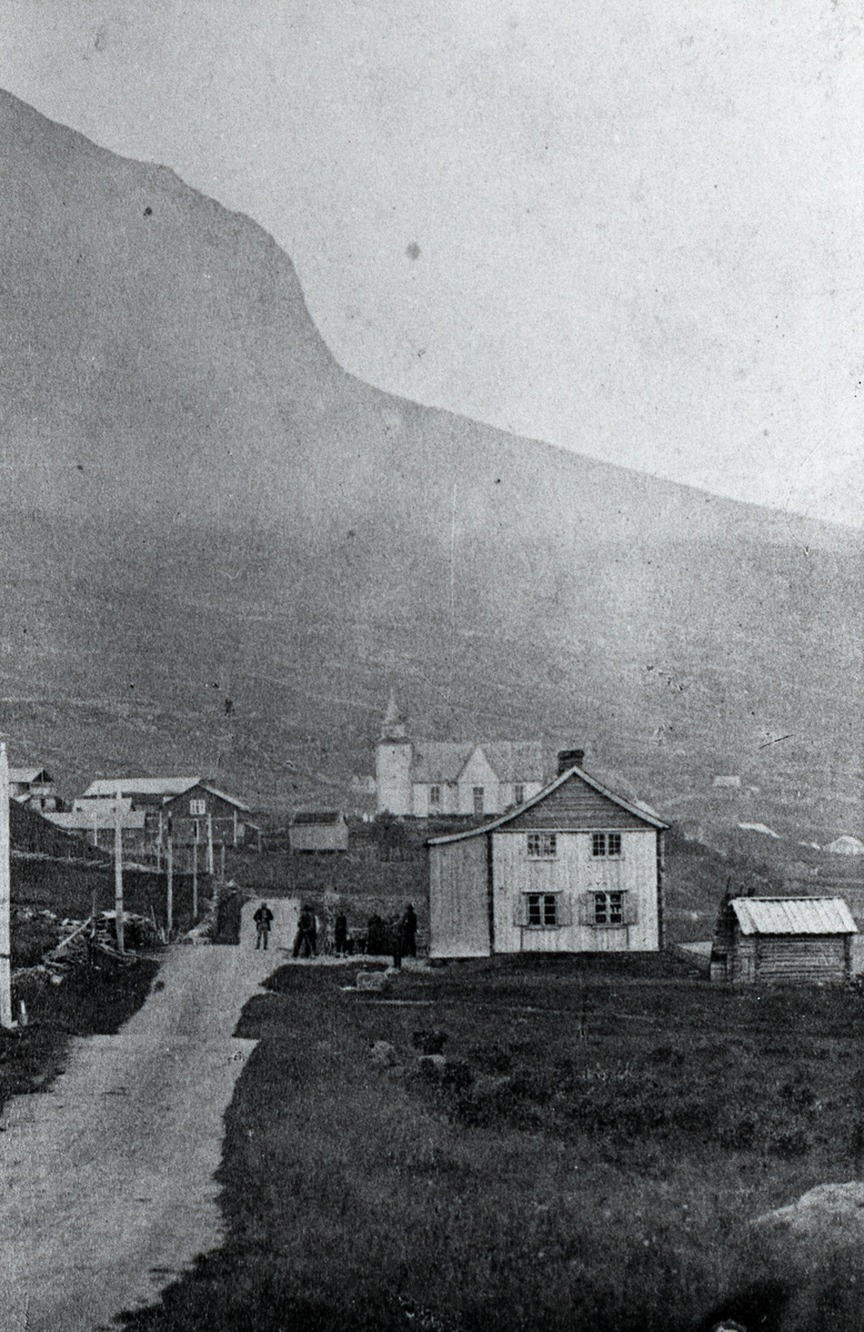 Vang hovedsokn med Søvelheim i framgrunnen og Vang Kyrkje i bakgrunnen