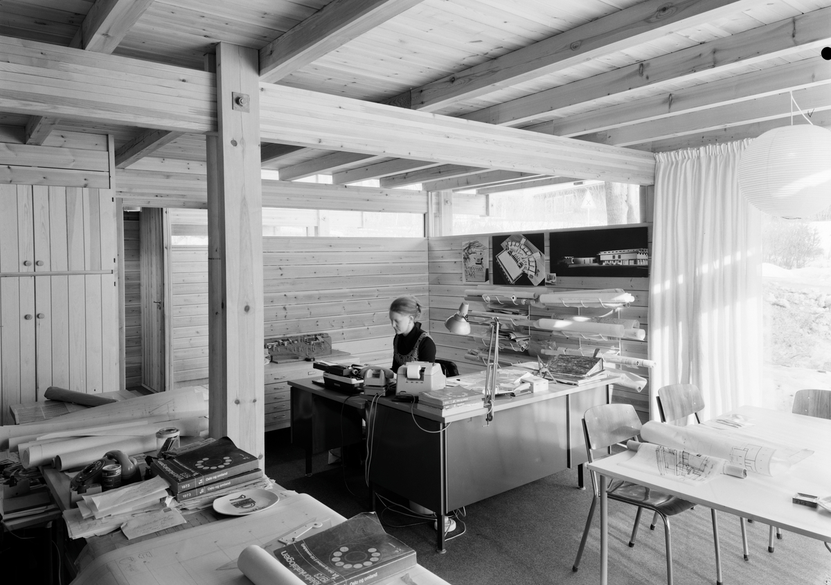 Kirsten og Jon Voraa, Arkitekter, eget hus des. -73
