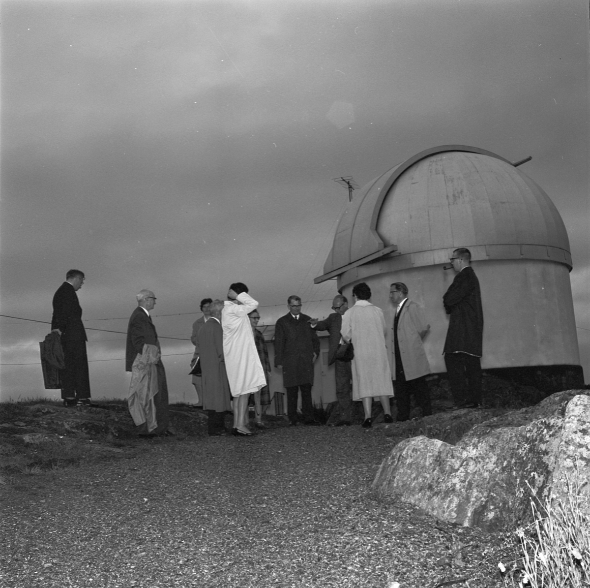 Astrogeodetiska observatoriet, specialister på jordskorpan, Uppsala 1965