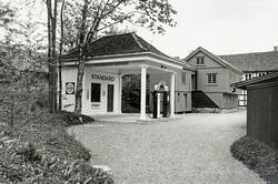 Bygdøy Folkemuseum. Bensinstasjon. August 1993