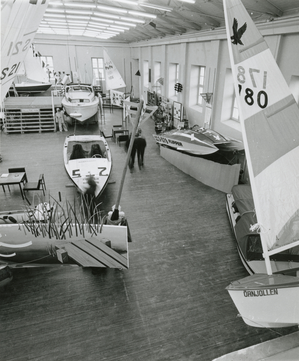 Båtutställningen i Teknorama november 1969. Vy av interiör.