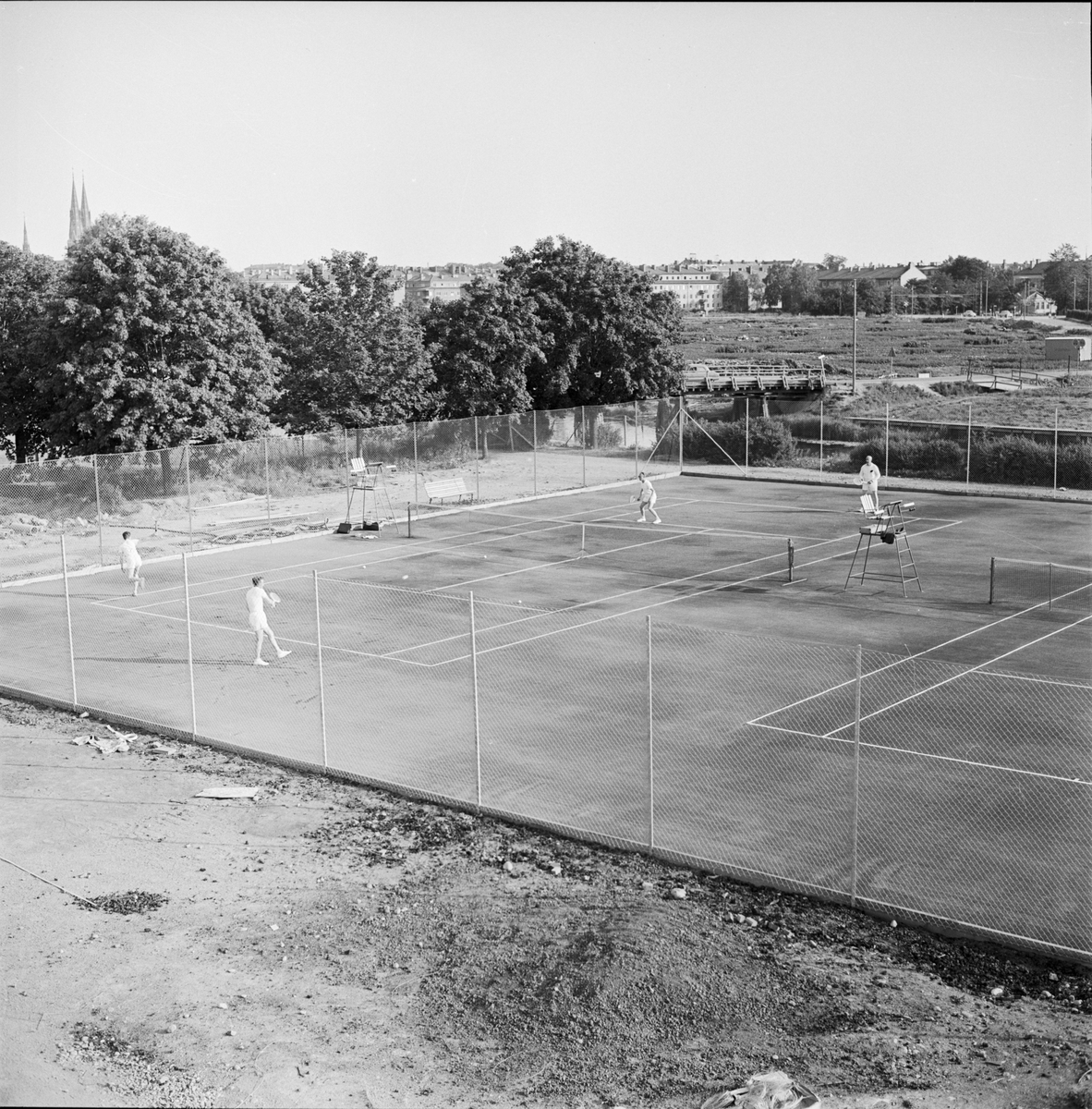 "Storslagen tennisanläggning står färdig vid Fyrisbadet", Uppsala 1960