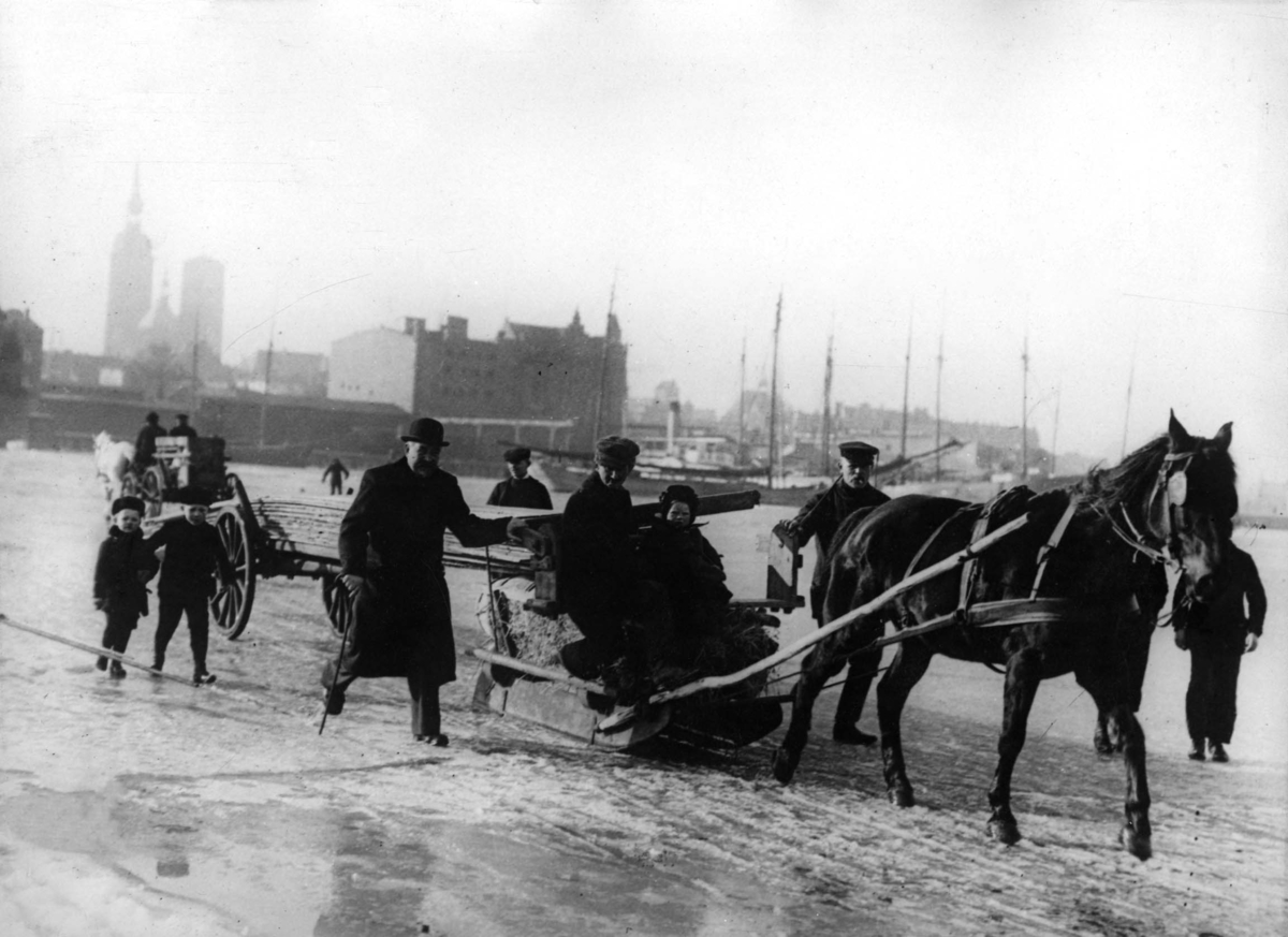 Vinterbild från Östersjökusten vid första världskriget: Med släde från Stralsund till Rügen
