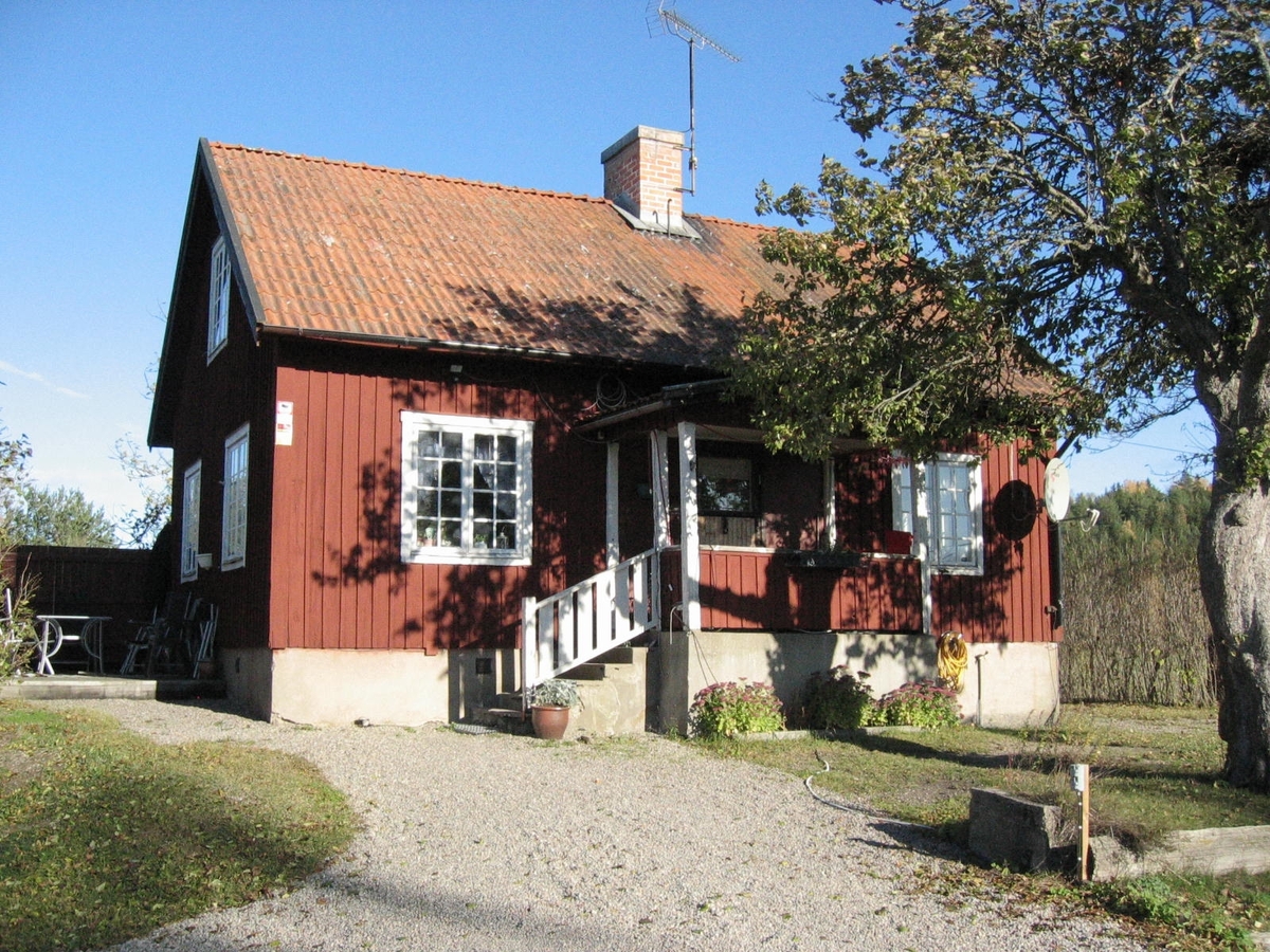 Soldattorpet nr 956 i Åker socken, Valla rote.  Torpnamnet är Åsen och är idag åretruntbostad.
