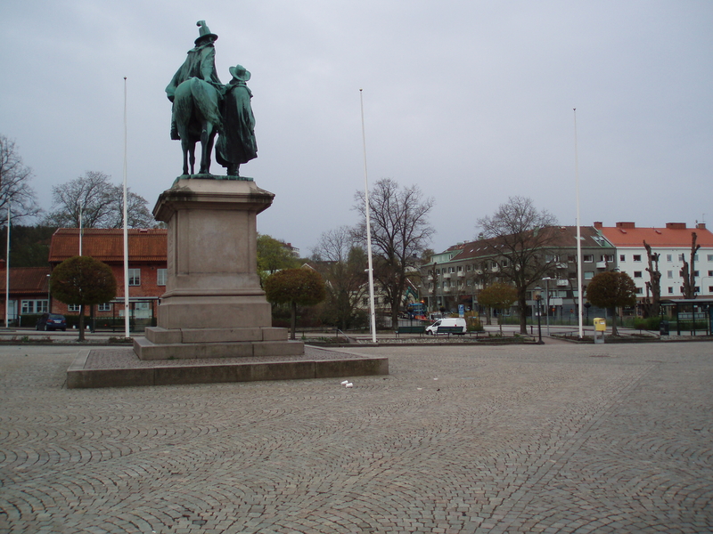 Kungstorget och Karl X Gustafs staty. Foto: Kristina Lindholm, Bohusläns museum 2013.