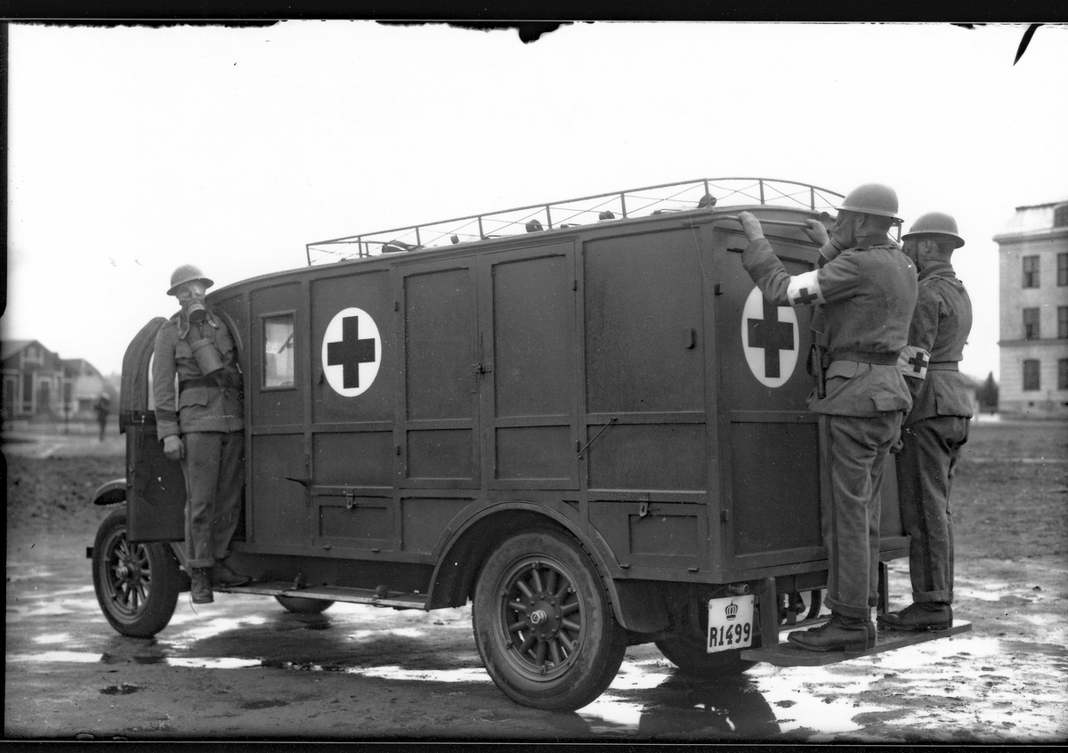 Göta trängkår tidigt 1930-tal.   Försök med sjuktransportfordon.