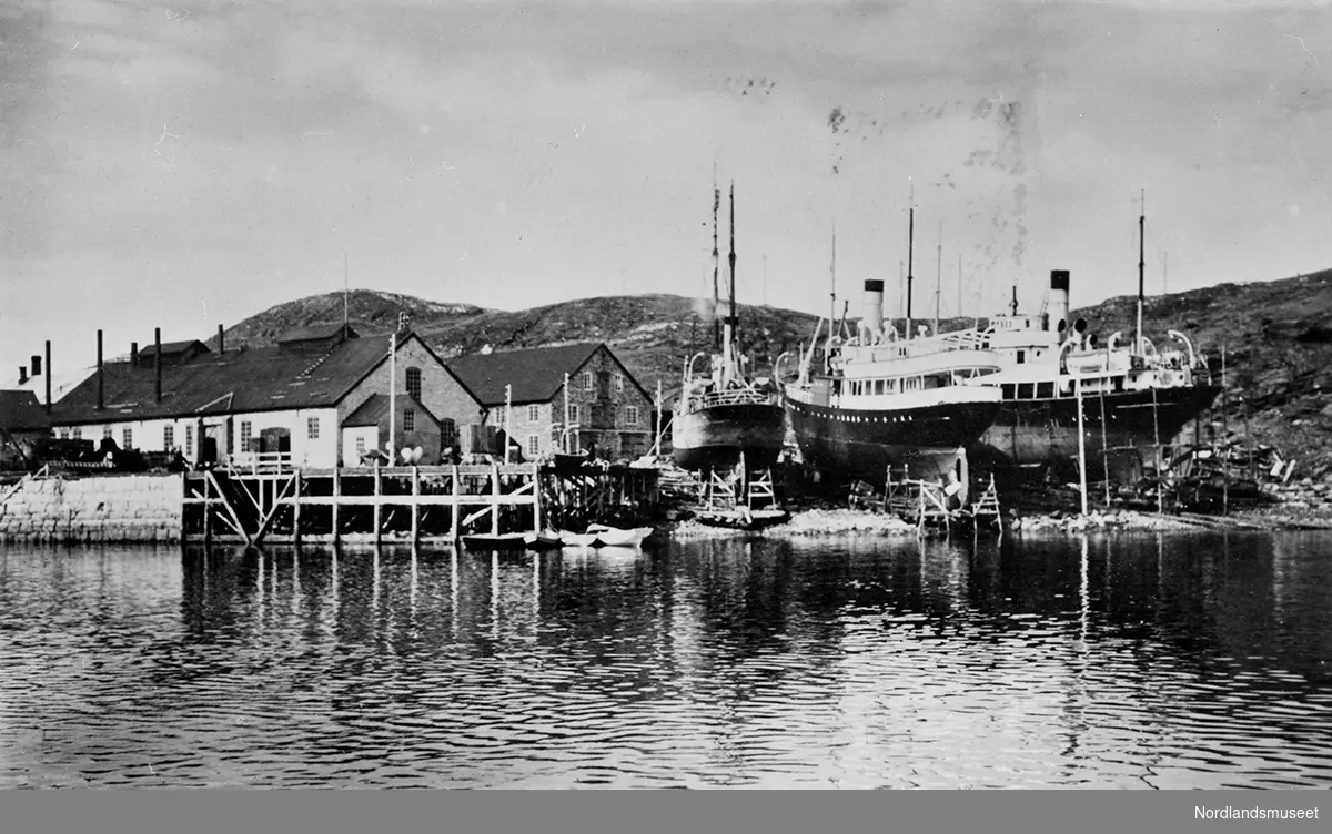 Bodø skibsverft og mekaniske verksted med båter på slipp.