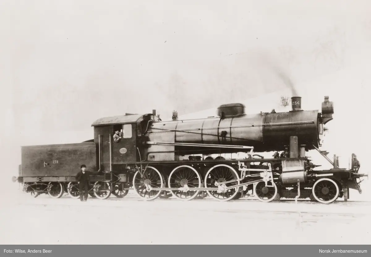 Damplokomotiv type 30a nr. 256 ved leveranse