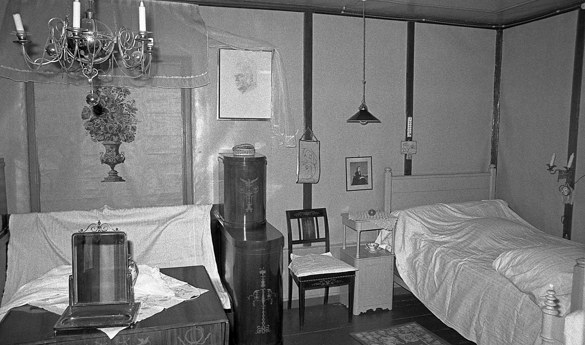 DOK:1971,
soveværelse, stol, seng, lampe,