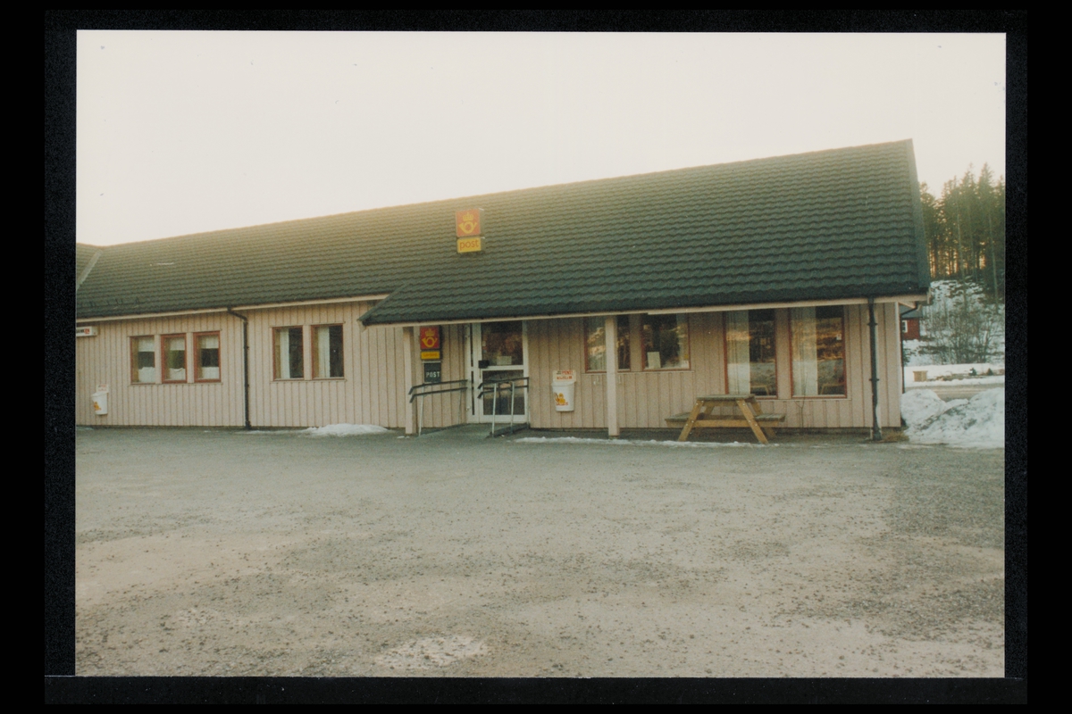 eksteriør, postkontor, 8890 Leirfjord, Sandnessjøen, postskilt