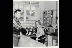 interiør, postkontor, 6463 Eidsøra, poståpner, landpostbud, 