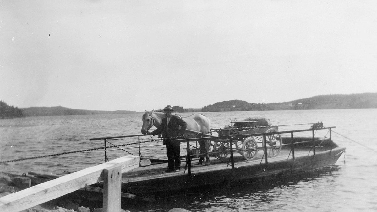 transport båt, elvebåt, hest med vogn, 4 hjul, landpostbud, ruten Kroksund fergested