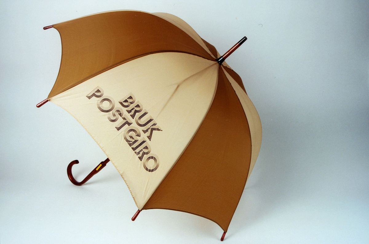 Postmuseet, gjenstander, profilartikkel, paraply, Bruk Postgiro, reklameartikkel for Postgiro.
