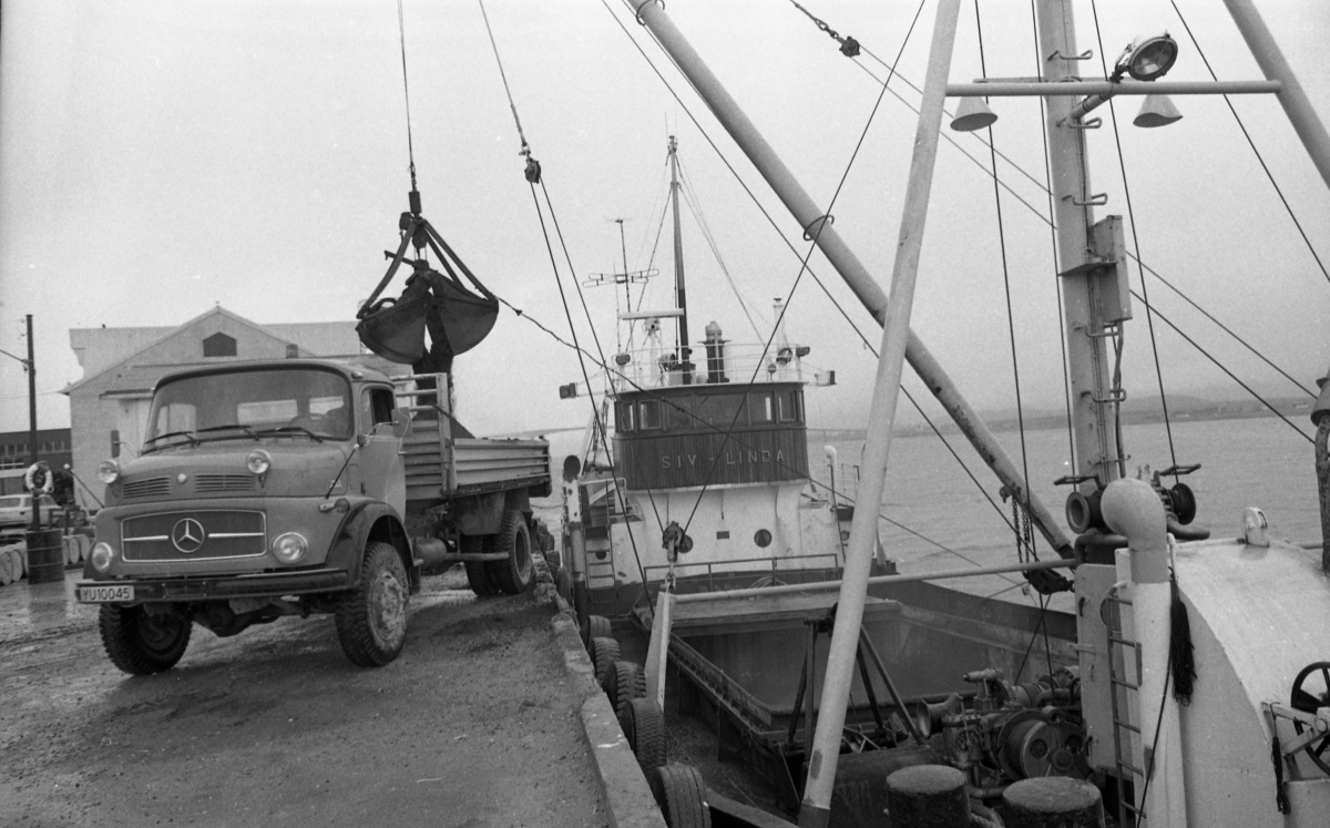 Båten Siv-Linda ved kai, Sortland juli 1975
