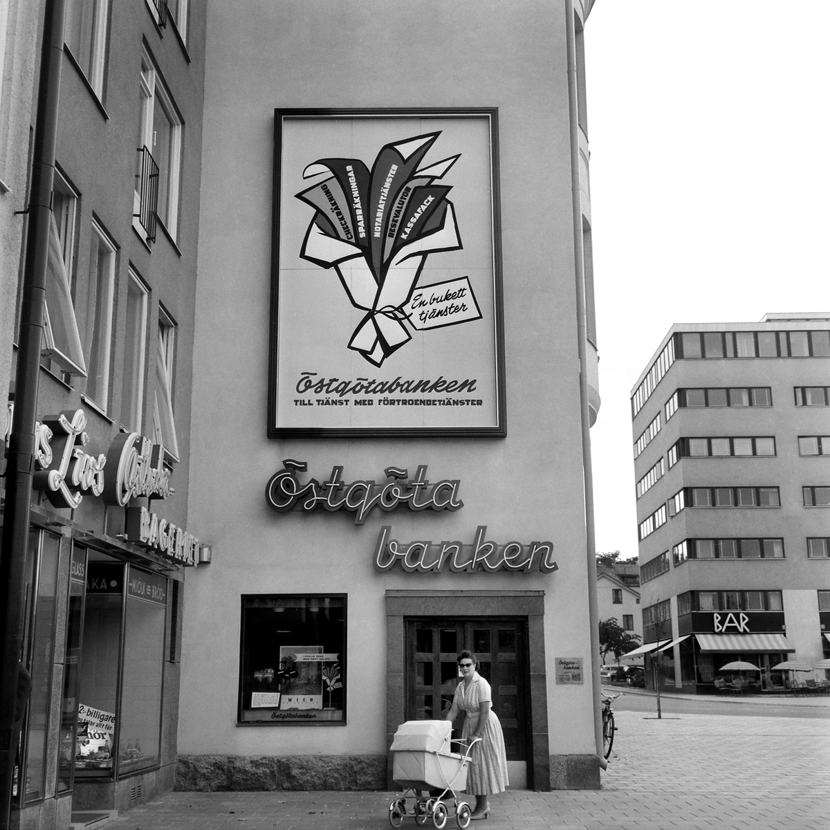 Östgötabankens kontor på Drottninggatan 48, 1958.