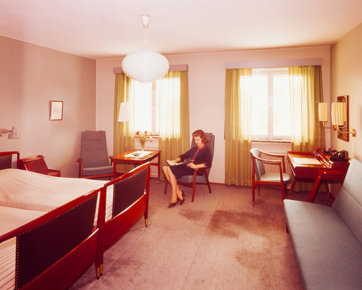 Reklambilder åt Frimurarehotellet, interiörer från hotellrum, 1962.