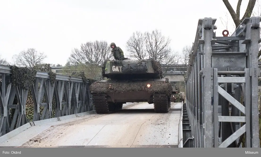 Stridsvagn 121 "Leopard 2" på Krigsbro 8 (KB 8).