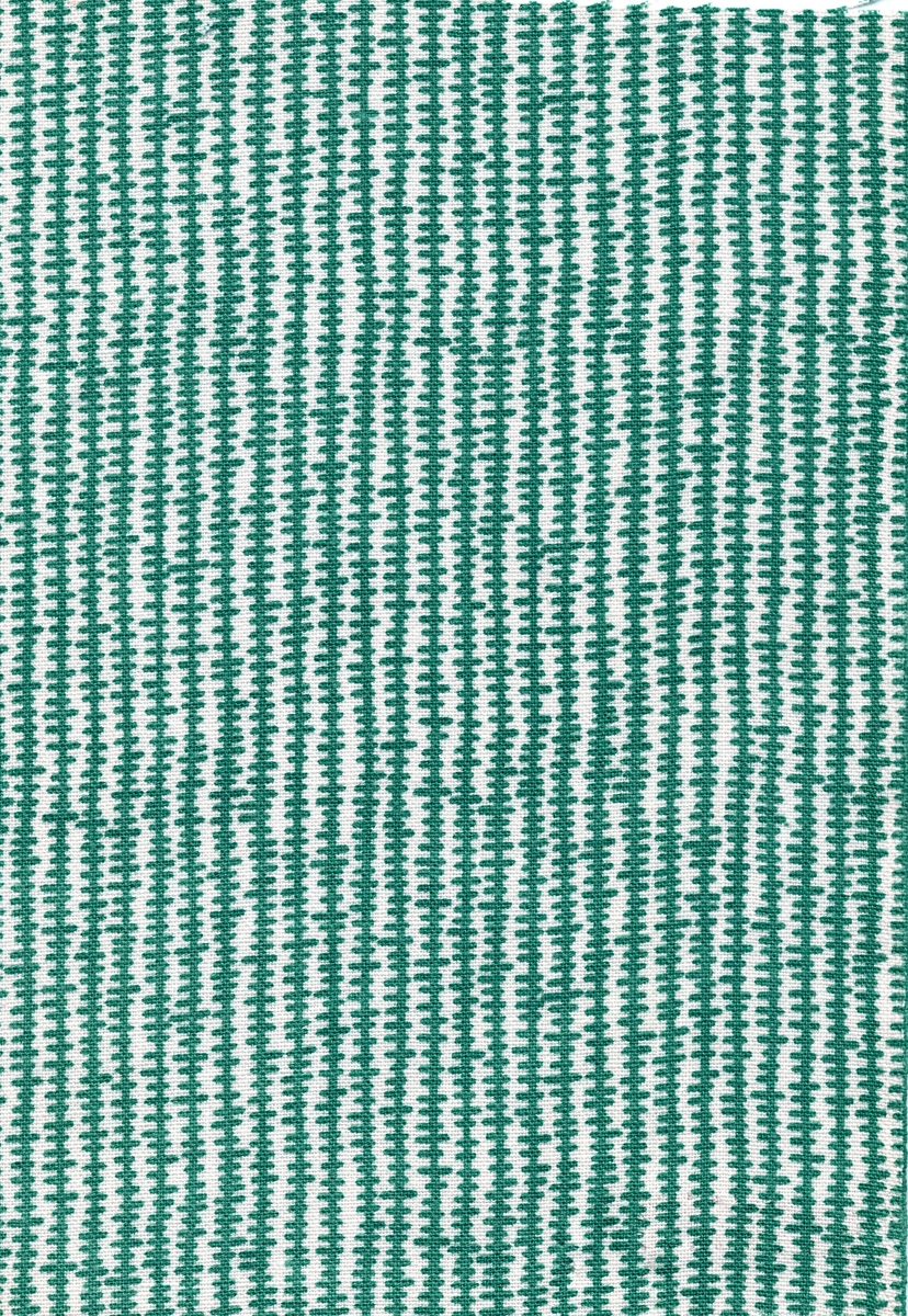 Bomullstyg, 1950-talet. Design: Kerstin Persson.
Klänningstyg.
Långrandig med oregelbundna smala tvärränder med grönt tryck på vit botten
Rapport 6,6 x 16,8 cm.
Pigmentfärg.