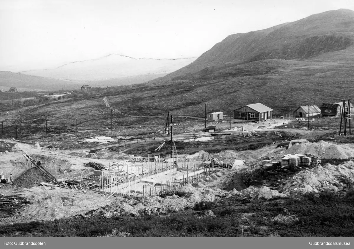 Frå starten av prøvedrift ved utbygginga av Tverrfjellet gruve på Hjerkinn i 1960.
