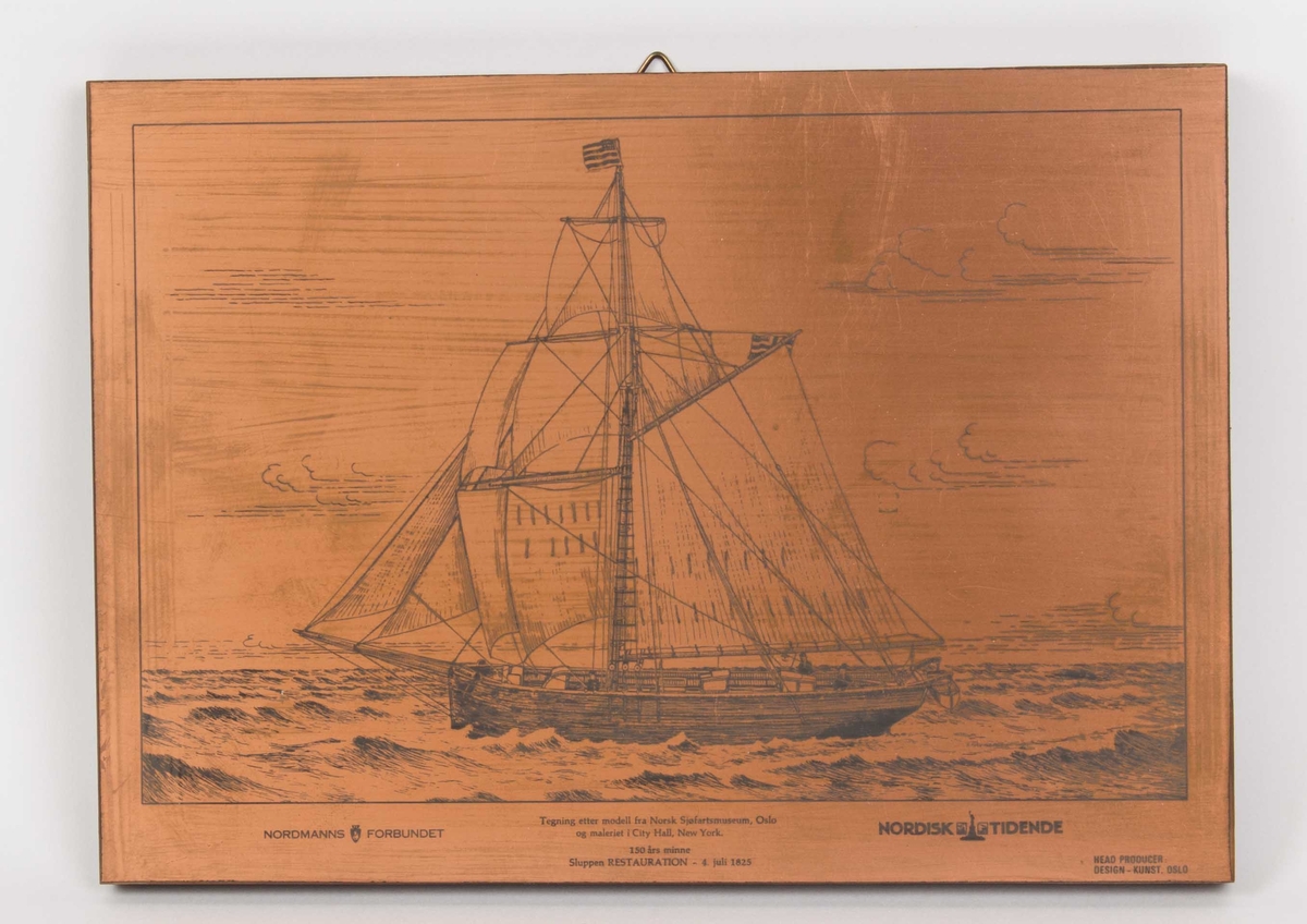 Sluppen RESTAURATION 4. juli 1825. Under fulle seil i åpen sjø.