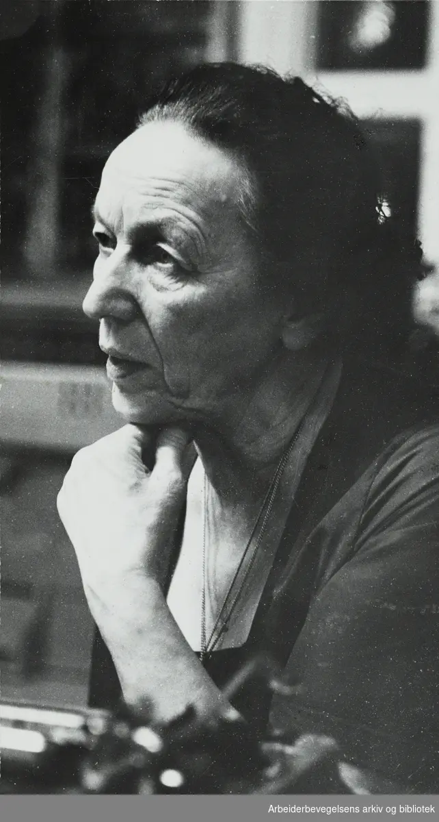 Ingeborg Refling Hagen (1885 - 1989). Udatert