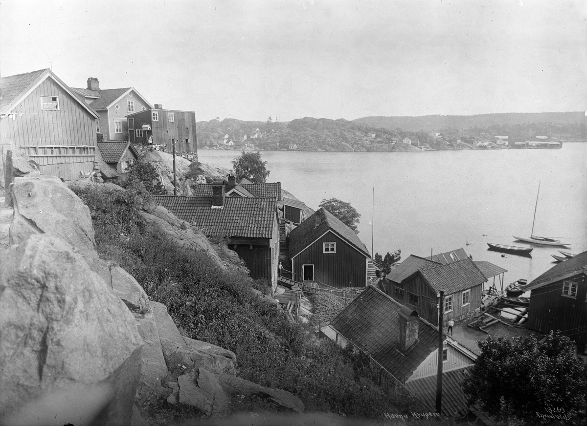 Bebyggelse ved Kragerø havn, 14. juli 1916.