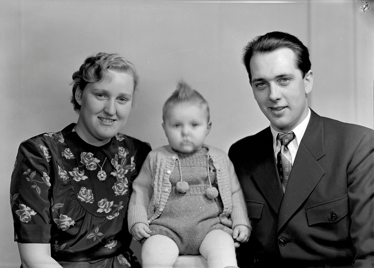 Harry Hansen med kone og sønnen Alf Johan